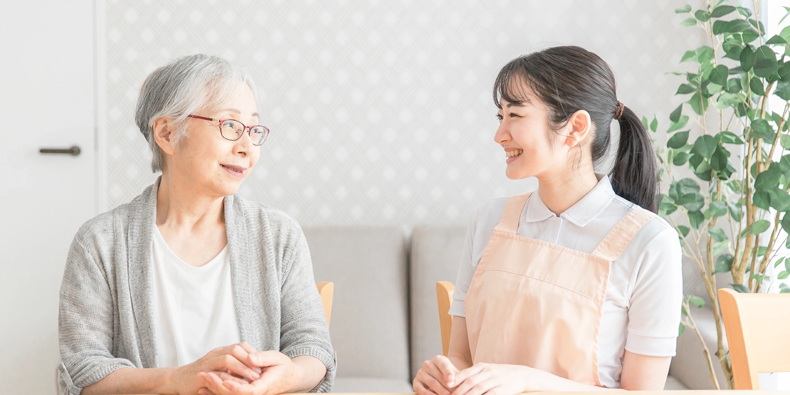 ケアマネージャー資格を持つ歯科衛生士と、多職種連携による包括的なサポート